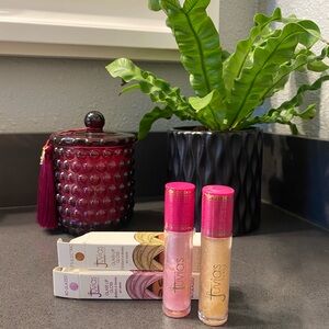 Julia’s Place Lip Gloss